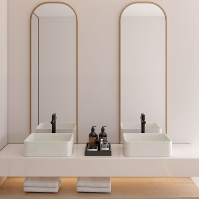 Bagno di lavaggio in calcestruzzo a forma quadrata con posizione di drenaggio centrale in progettazione funzionale