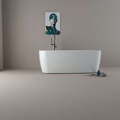 Bagno in piedi con rubinetto a forma rettangolare