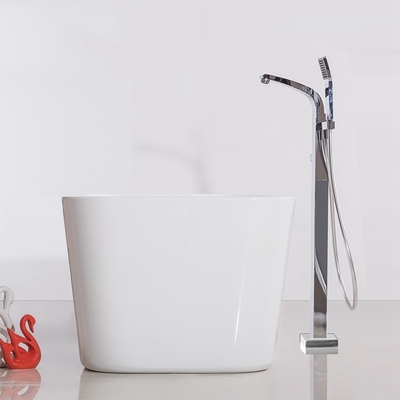 Elegante Bagno di immersione rettangolare Acrilico a piedi liberi con rifiuti di vasca inclusi